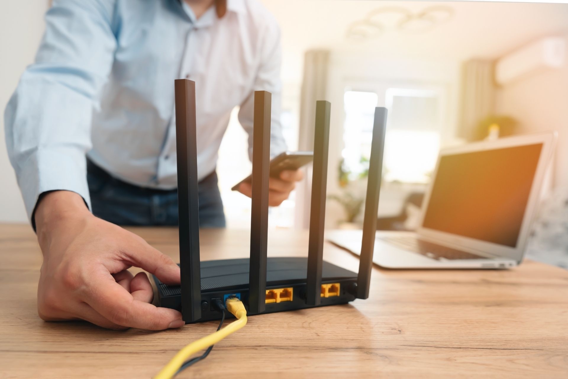 How do MDU internet providers ensure reliable and high-speed connections for residents?