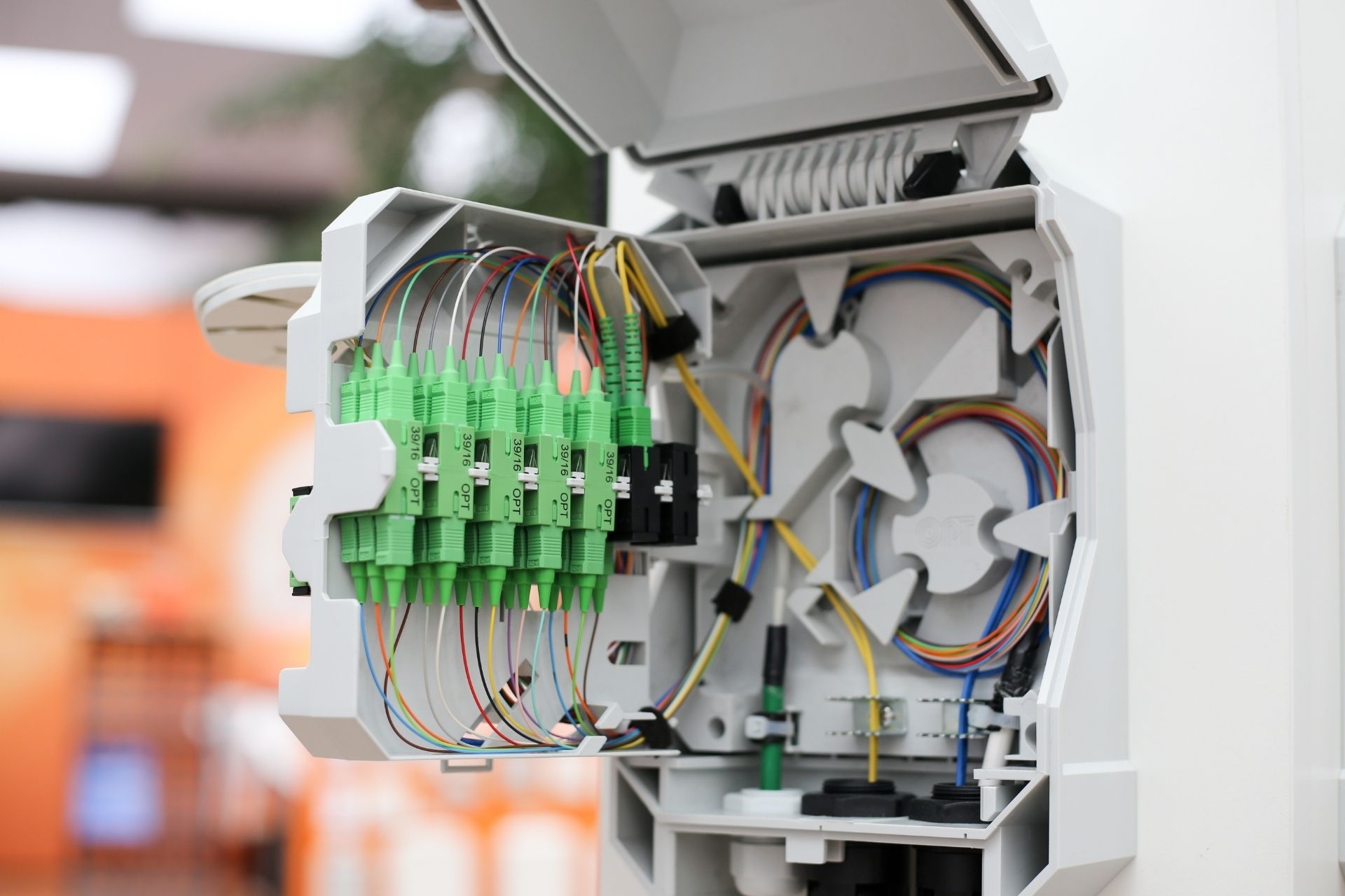 What is the purpose of a splice tray in an Optical Distribution Frame (ODF)?